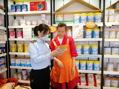 徽州區(qū)市場(chǎng)監(jiān)管局開(kāi)展特殊食品專(zhuān)項(xiàng)檢查 守護(hù)嬰幼兒舌尖安全